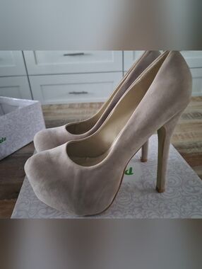 Pazzle Classic Nude Platform High Heels - Women 7.5 Faux Suede